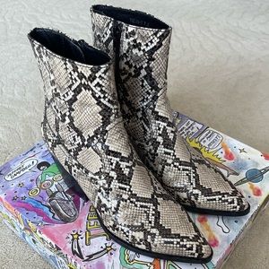 Jeffrey Campbell Kelam Bootie